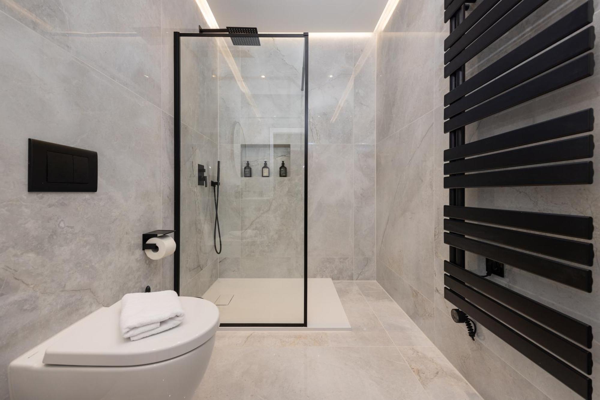 120sqm & 5-room Luxury With 2 Bathrooms * Berlijn